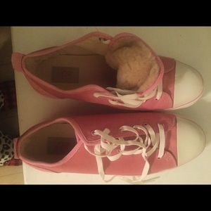 Ugg pink, sneakers!